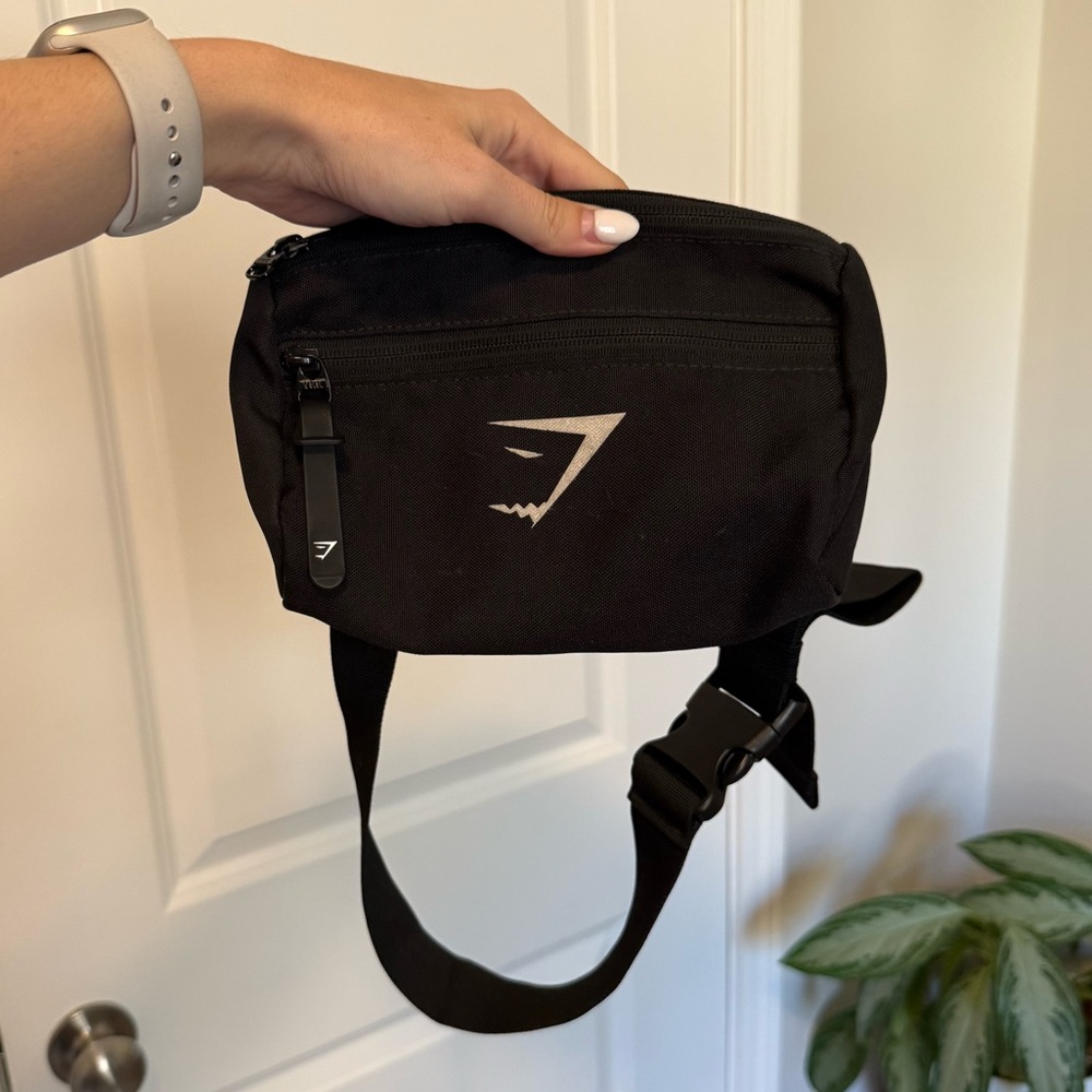 Gymshark fanny pack / cross body bag - black